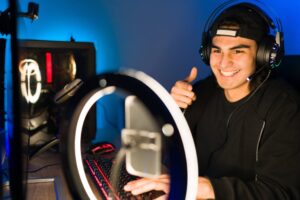 Bei LikesAndMore kann man günstig deutsche Twitch live Zuschauer kaufen